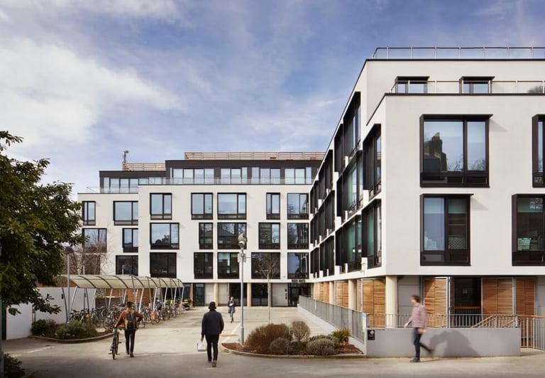 Offices to rent in *Islington*. Office Spaces for 5 to 85 desks N1