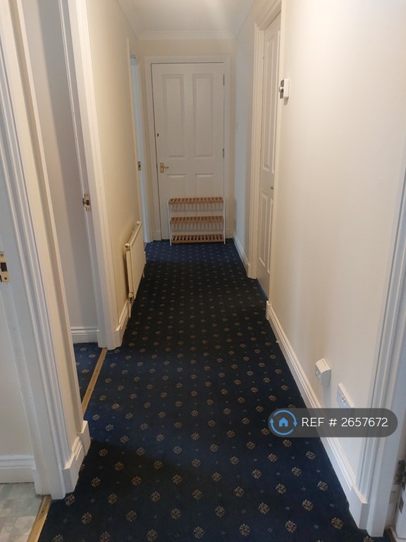 3 bedroom flat in Terrars Croft, Edinburgh, EH8 (3 bed) (#2657672)
