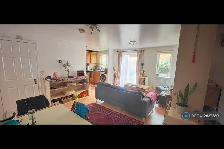 2 bedroom flat in Newent Close, London, SE15 (2 bed) (#2627380)