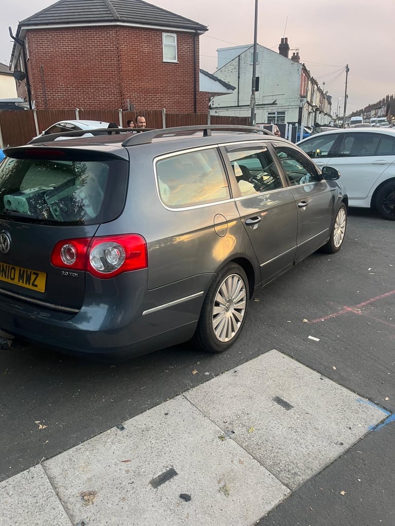Volkswagen, PASSAT, Estate, 2010, Manual, 1968 (cc),5 doors - Image 4