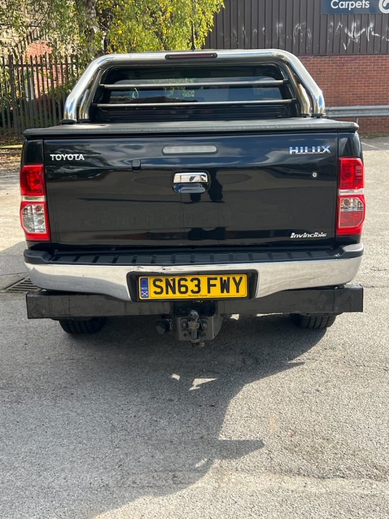 2013 Toyota Hilux 3.0 D-4D Invincible Pickup Double Cab 4dr Diesel Manual 4WD Euro 5 (171 ps) PIC...
