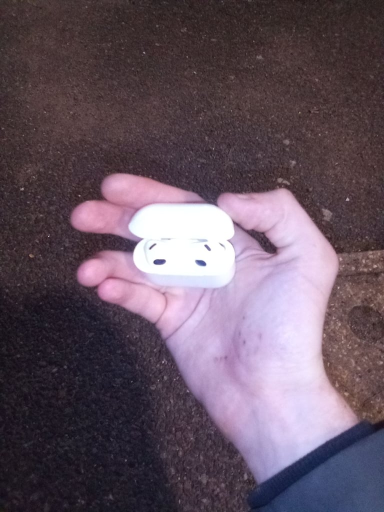 Apple airpods 
