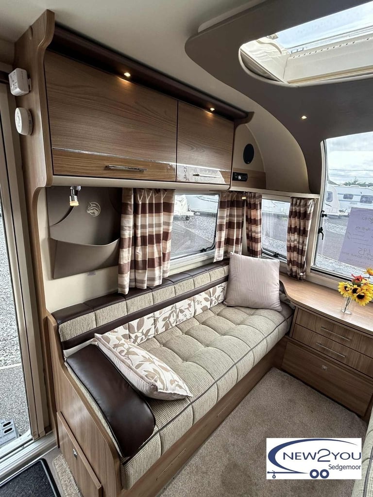 2015 Bailey Unicorn Cadiz 4 berth FIXED SINGLES Caravan - STOCK NO S082