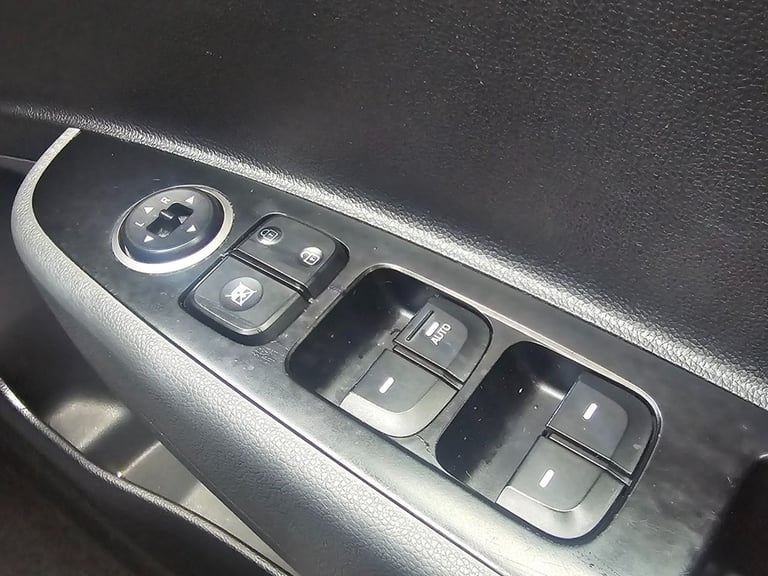 2017 Hyundai i10 1.2 Premium Hatchback 5dr Petrol Manual Euro 6 (87 ps) Hatchback Petrol Manual