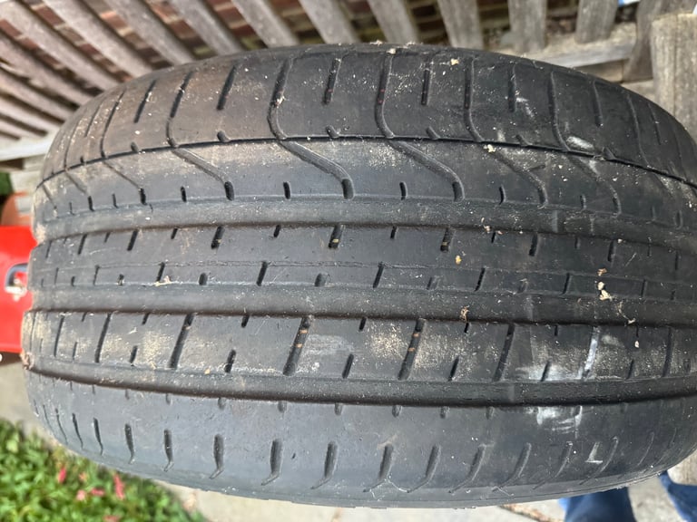Pirelli PZero MO Car Tyre 255/40 R18 99Y- Used