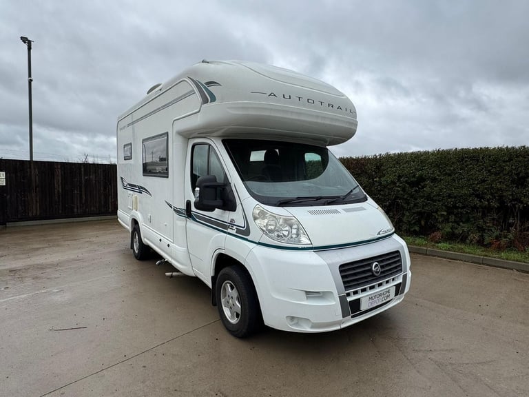 Autotrail Tracker EKS SE 4 Berth 2 Belts