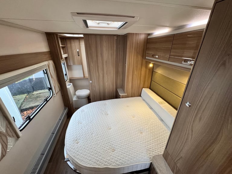 SWIFT CHALLENGER EVOLUTION 580 2016 MODEL 4 BERTH ISLAND BED TOURING CARAVAN