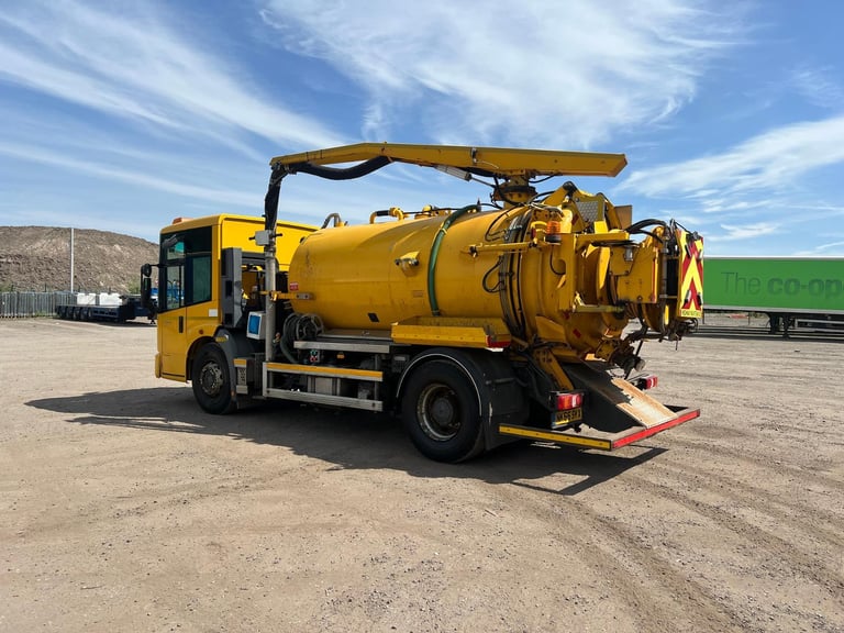 Mercedes-Benz ECONIC 1830 