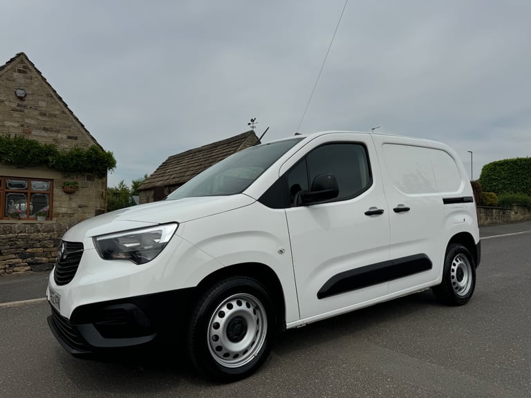 image for 2022 Vauxhall Combo 2022 VAUXHALL COMBO  1.5 Turbo D 2300 DYNAMIC L1 H1 EURO 6 PANEL VAN Diesel M...