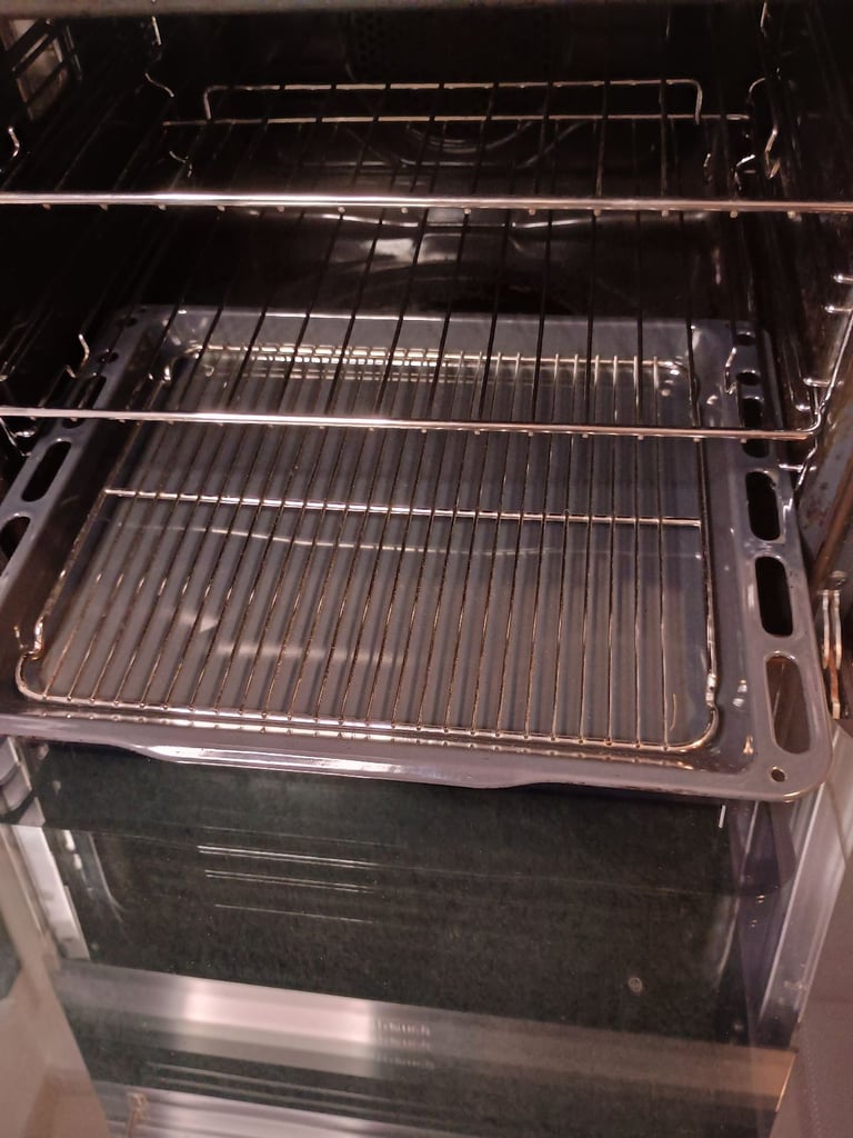 Smeg electric under counter cooker 