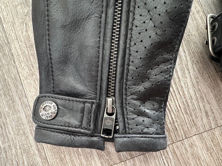 Womens Harley Davidson "Epic" Black Leather Riding Jacket. Size Medium. BNWOT