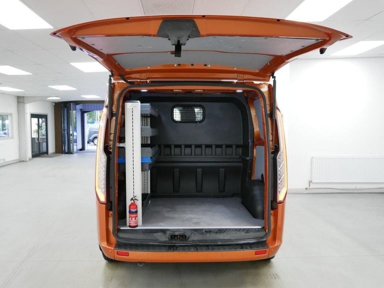 2023 TRANSIT CUSTOM 300 2.0 EBL 170 BHP SWB LIMITED AUTO CREW 5 SEATER ( NO VAT)