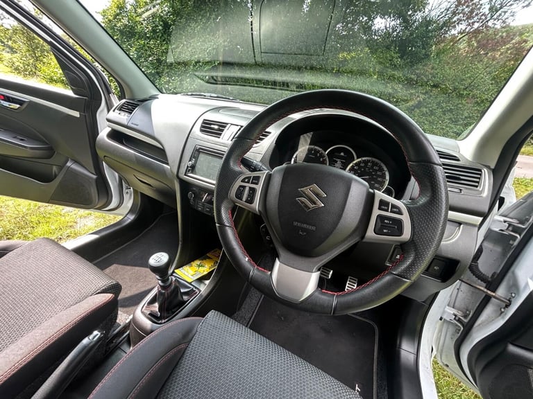 SUZUKI SWIFT 1.6*SPORT*1Owner-7Suzuki Svs-Xenons-Nav**OUTSTANDING CHERISHED
