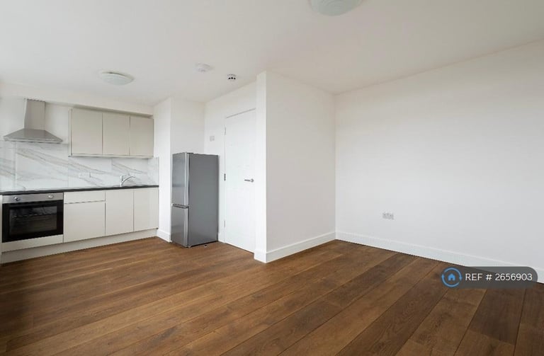 1 bedroom flat in Rubens House, London, N3 (1 bed) (#2656903)