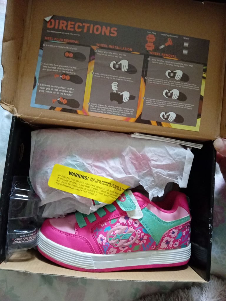 Heelys Girls size 1