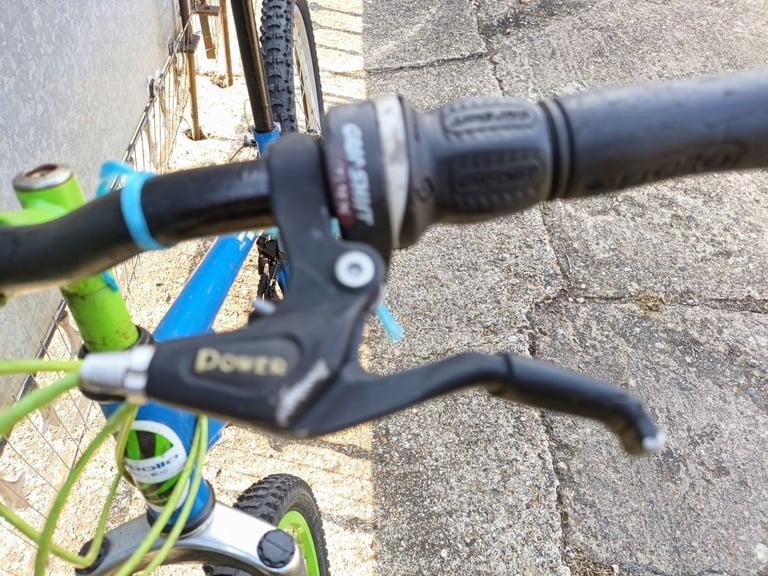 APOLLO INTERZONE (BLUE/BLACK)24 INCH WHEELCHILDS FRONT SUSPENSION BIKE,CLARKE DISK BRAKE,SHIMANO 