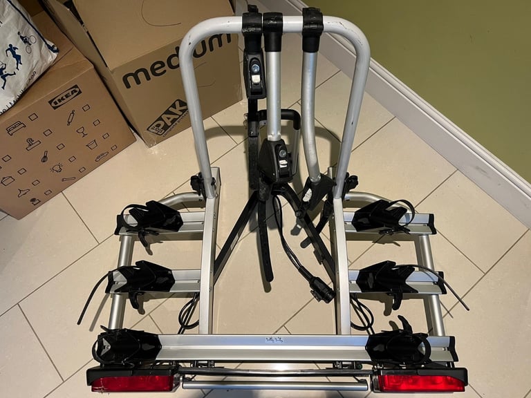 Atera Strada 3-bike Rear Mounted Bike Rack with Kia tow bar