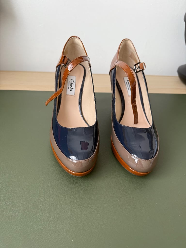 image for Clark’s Brown heels 