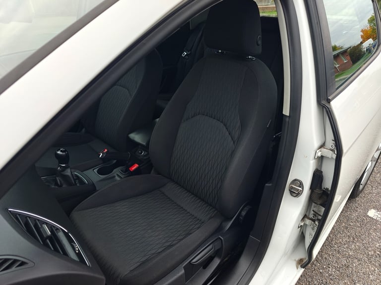 2013 SEAT Leon 1.2 TSI SE 5dr [Technology Pack] HATCHBACK Petrol Manual