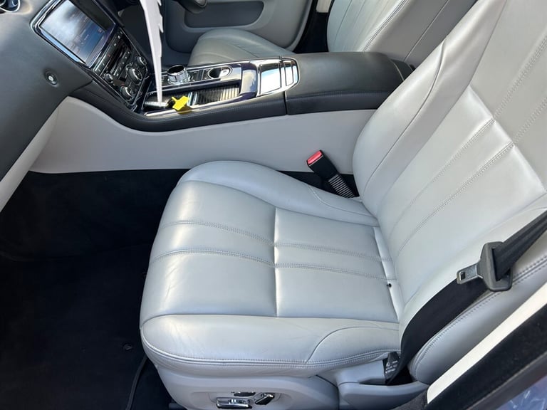 2011 Jaguar XJ D V6 PREMIUM LUXURY Saloon Diesel Automatic