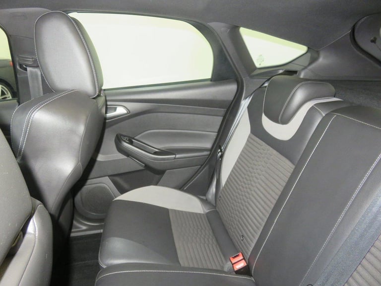 FORD FOCUS 2.0 TDCi ST-2 Euro 6 (s/s) 5dr 2017
