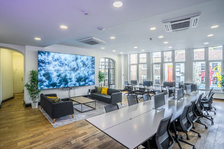 STUNNING Shoreditch Office | 30 Desks Fully-Fitted | Exposed Brick & High Ceilings