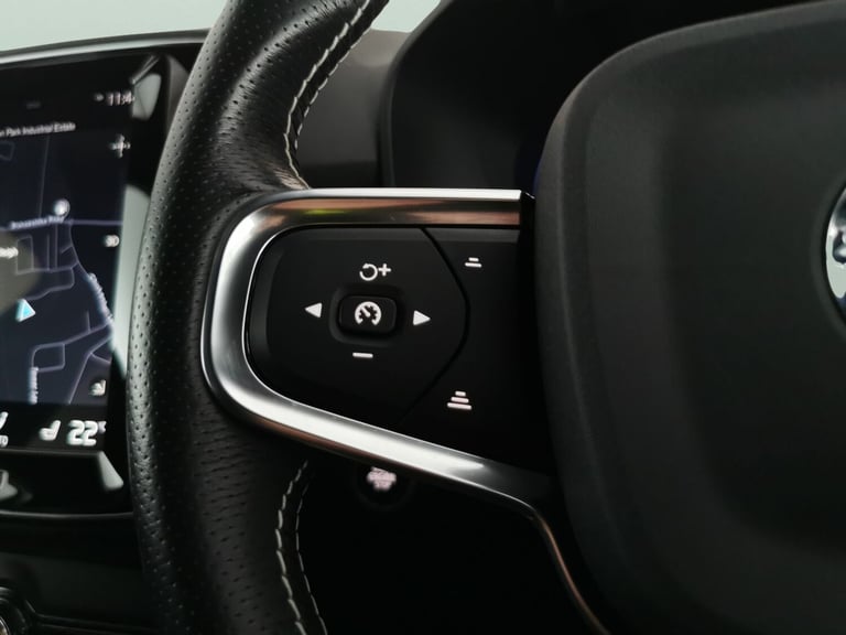 2021 Volvo XC40 2.0 B4P R DESIGN 5dr Auto ESTATE PETROL Automatic