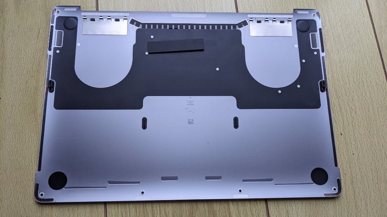 Macbook Pro A1989 2019 Space Gray Back Cover Mint