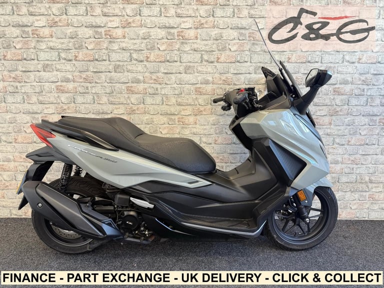 2023 Honda NSS 350 A-P Forza 350 - 2900 miles - ABS - Stunning condition