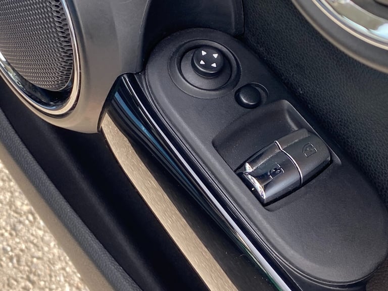 2017 MINI Hatch 2.0 Cooper S 3dr - Chili Pack &amp; Cruise Control &amp; Parking Sensors HATCHBAC...