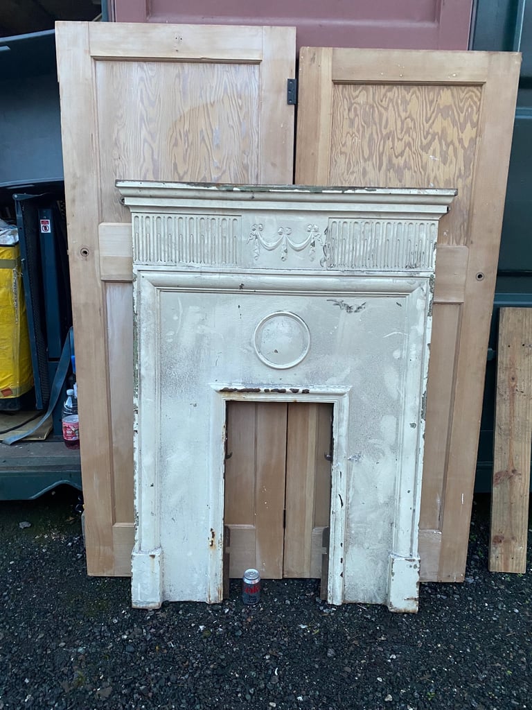 image for Large Victorian / Edwardian cast iron fireplace 