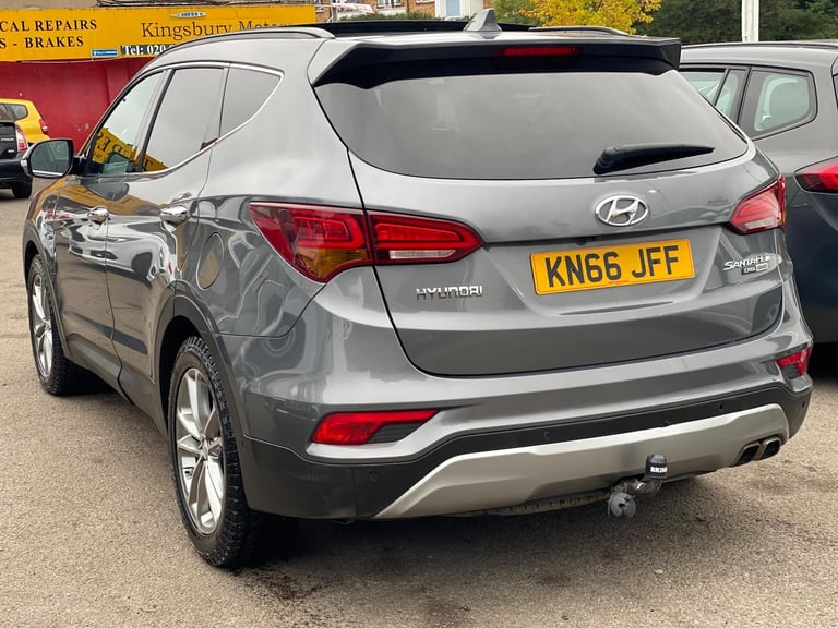 2016 Hyundai Santa Fe 2.2 CRDi Blue Drive Premium SE Auto 4WD Euro 6 (s/s) 5dr (7 Seat) ESTATE Di...