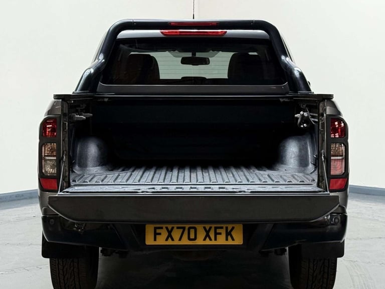 2020 Nissan Navara 2.3 dCi N-Guard Auto 4WD Euro 6 4dr Pickup Diesel Automatic