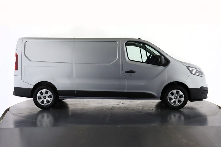 2025 Renault Trafic LL30 Blue dCi 130 Advance [Safety] Panel Van Diesel Manual