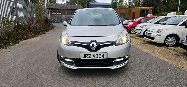 RENAULT SCENIC 1.6 Dynamique TomTom 1.6 110 2015