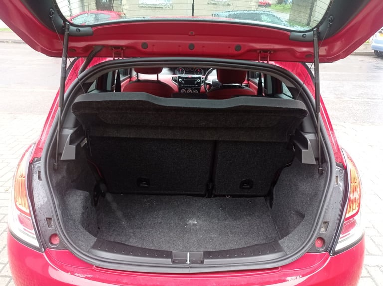 2014 Chrysler Ypsilon 