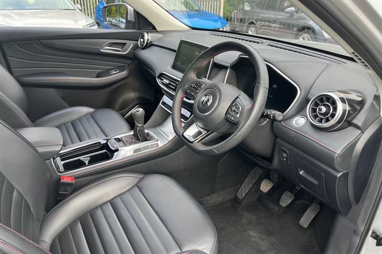 2024 MG MG HS 1.5 T-GDI TROPHY 5DR Hatchback Petrol Manual