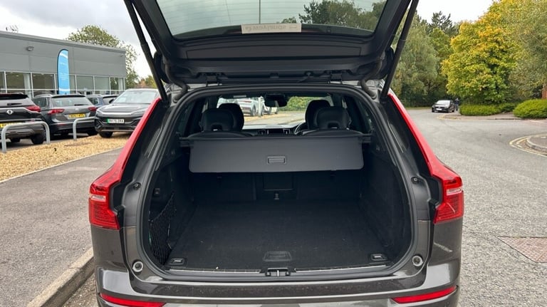 2021 Volvo XC60 R-Design, B5 AWD mild hybrid Estate Petrol Automatic