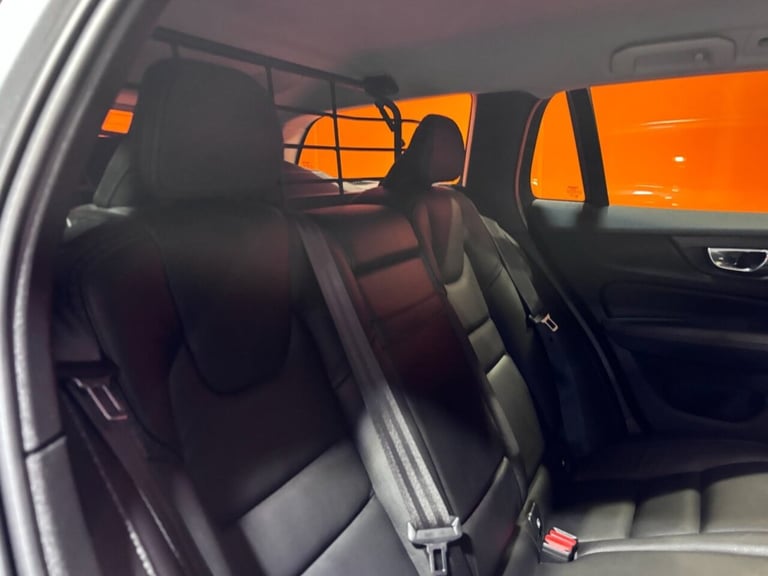 2019 19 VOLVO V60 CROSS COUNTRY 2.0 D4 PLUS ESTATE 5DR DIESEL AUTO AWD EURO 6 (S