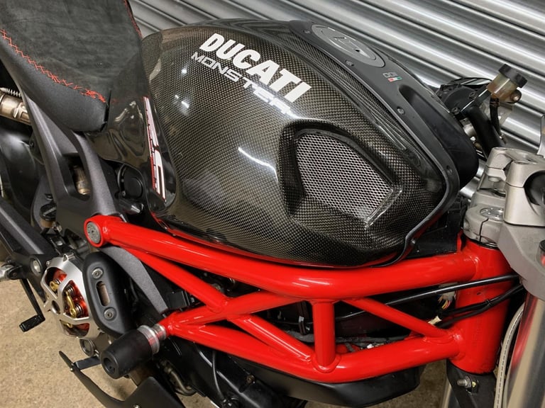 2010 Ducati M1100 MONSTER STREETFIGHTER STYLE CLASSIC MOTORCYCLE (LOW MILES)