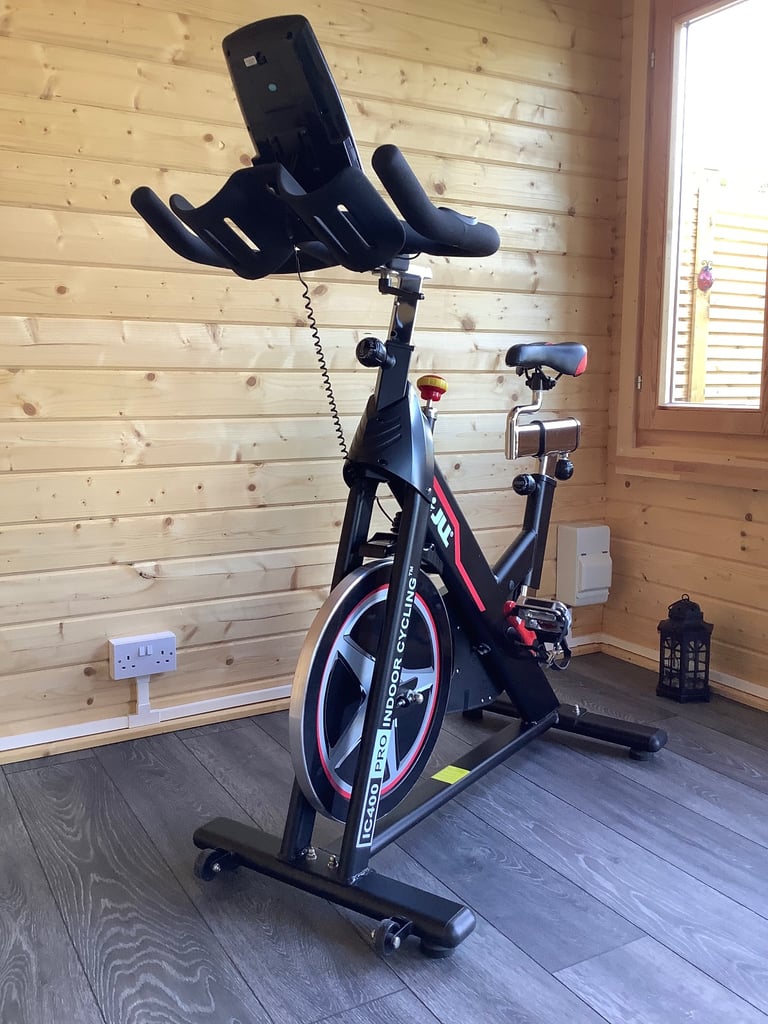 JLL IC400 Pro Indoor Cycling Bike - Excellent Condition