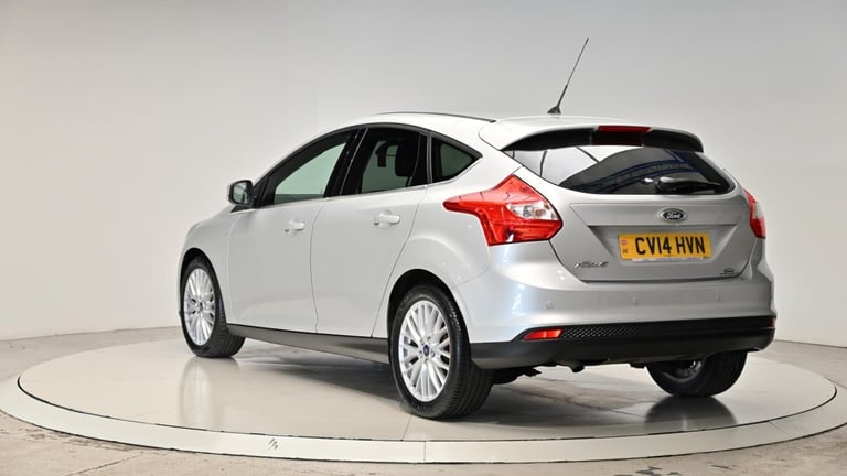2014 Ford Focus 1.6 TDCi Zetec Euro 5 (s/s) 5dr HATCHBACK Diesel Manual
