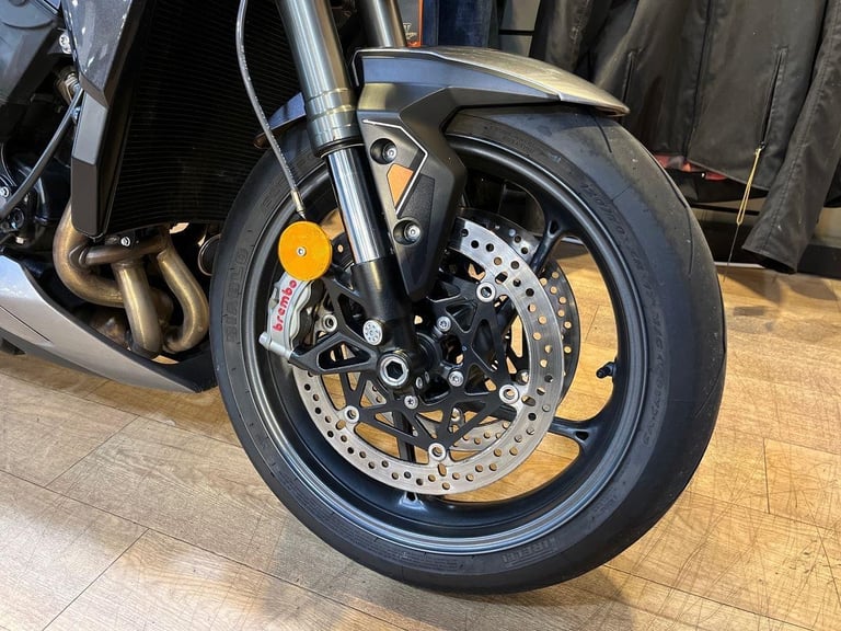 2024 Triumph Street Triple 765 RS STANDARD COLOUR Petrol silver 6 Speed