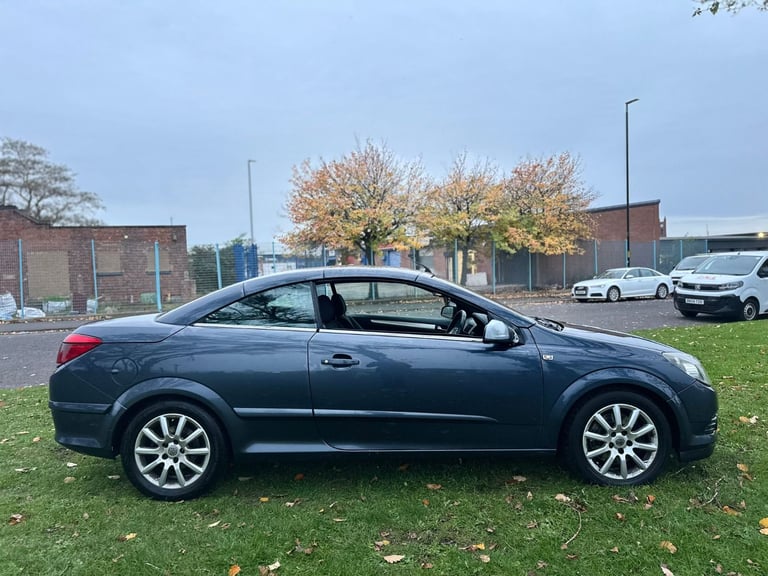 Vauxhall, ASTRA, Convertible, 2007, Manual, 1598 (cc), 3 doors