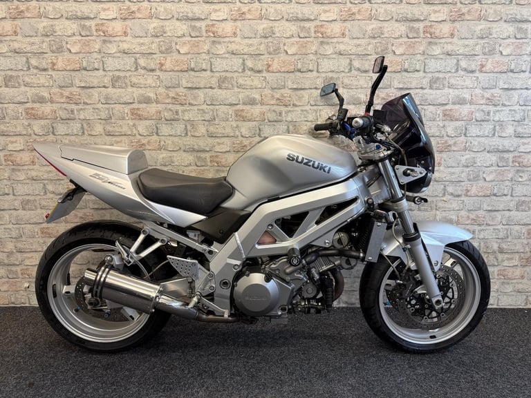 2003 Suzuki SV1000 Unfaired Naked - just 16k - 12 month mot -Stunning condition 