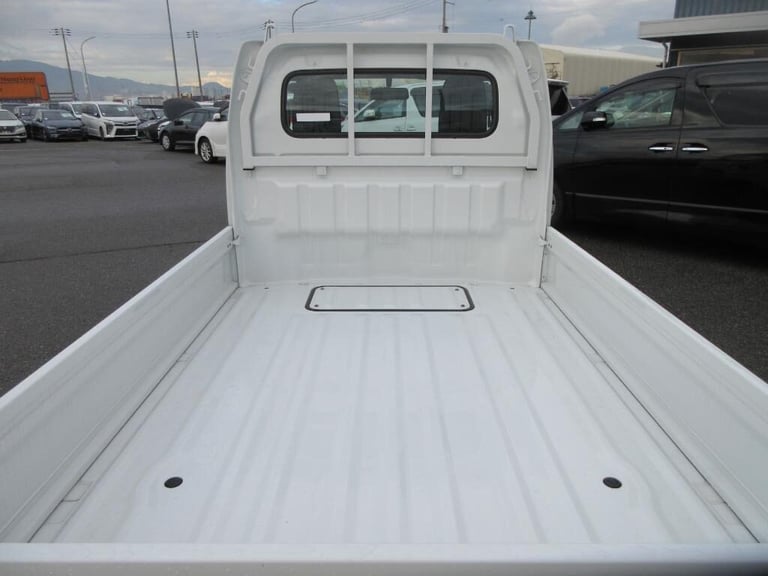 2024 Nissan NT100 Clipper DX 4WD MANUAL 660cc KEI TRUCK DELIVERY MILEAGE Pickup Petrol Manual