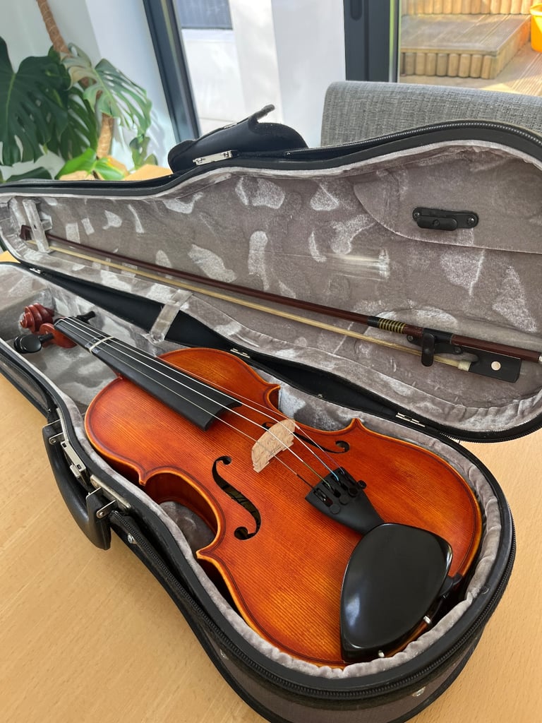 Antoni Symphonique Full Size 4/4 Violin