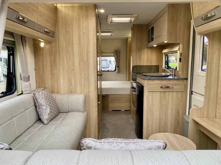 2020 Elddis Avante 454. 2 Berth. Island bed, Touring Caravan