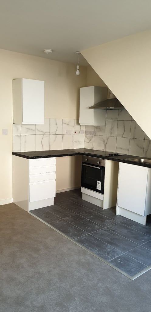 1 BED DUPLEX HOUSE- RUGBY STREET- NO DEPOSIT