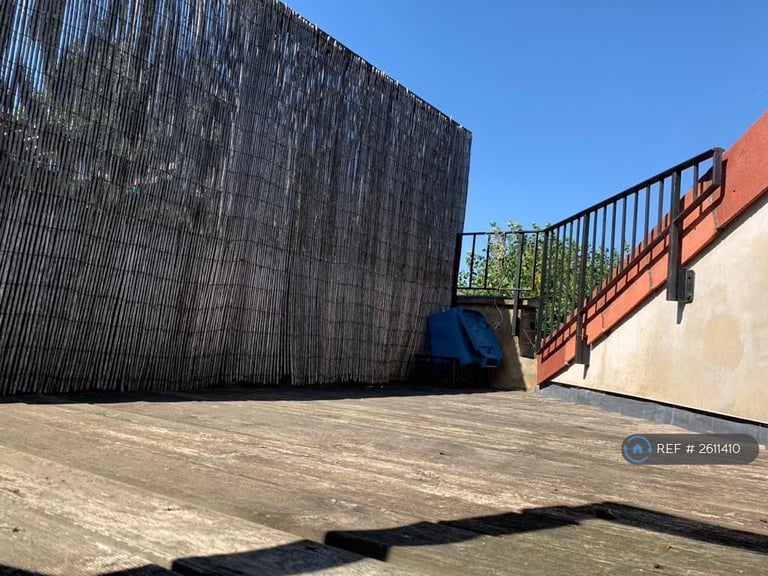 2 bedroom flat in Evering Road, London, E5 (2 bed) (#2611410)